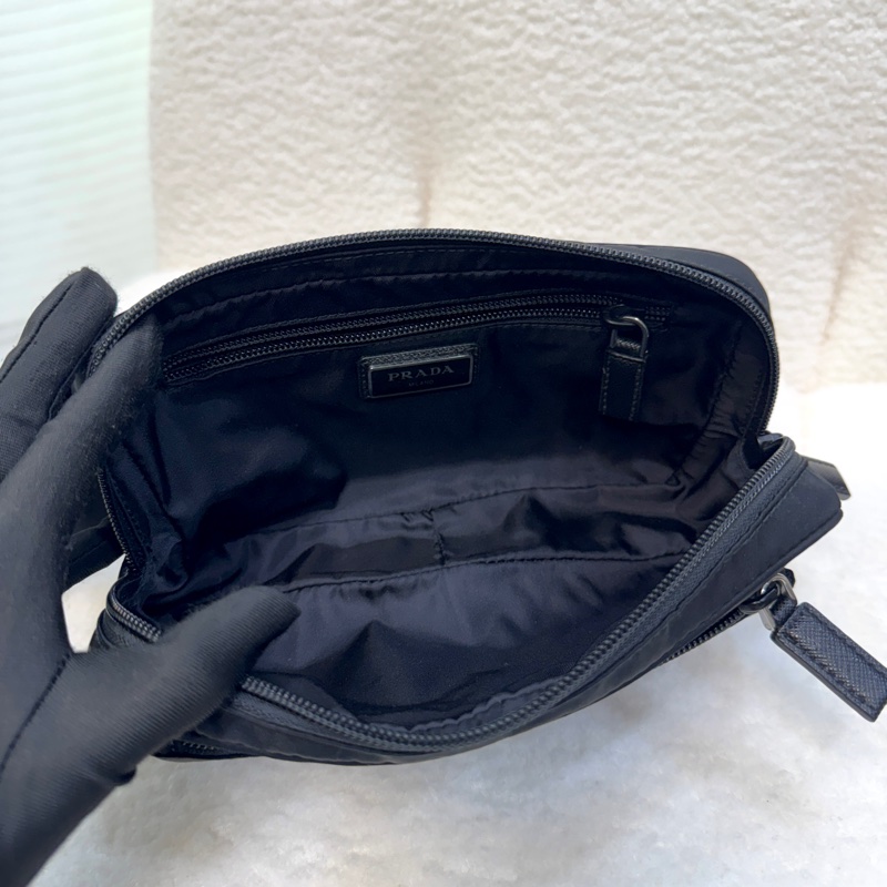 🆕普拉達Prada黑色Re-Nylon And Saffiano胸口腰包2VL977-13