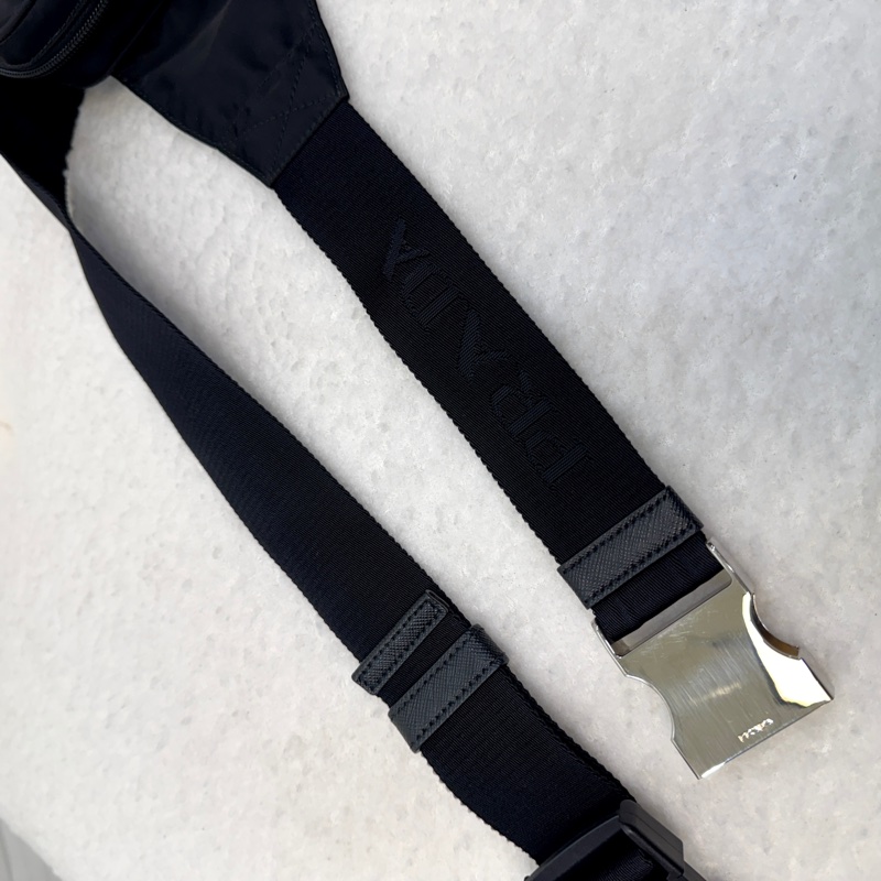 🆕普拉達Prada黑色Re-Nylon And Saffiano胸口腰包2VL977-16