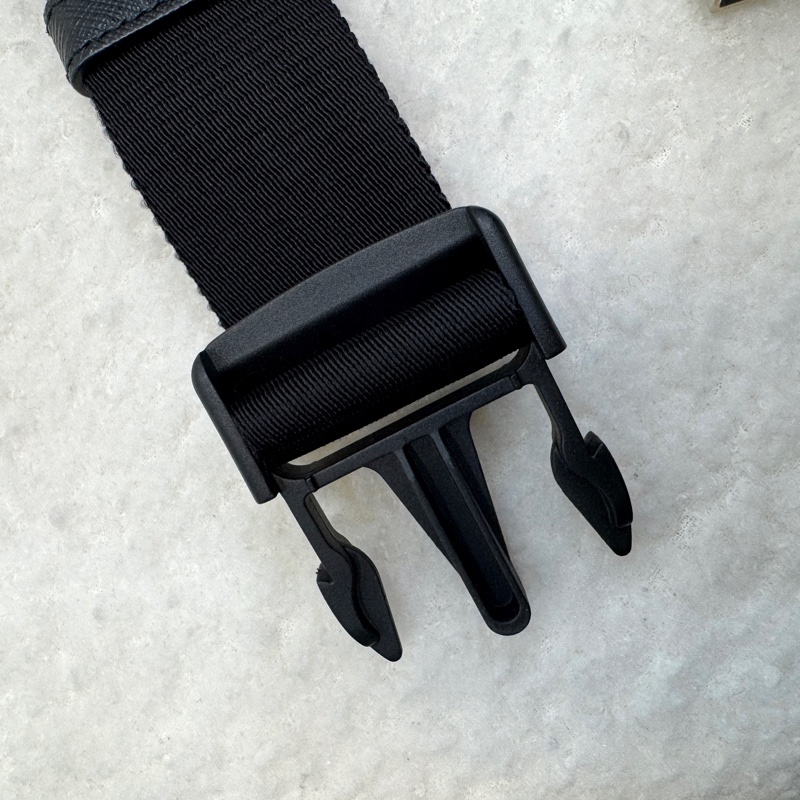 🆕普拉達Prada黑色Re-Nylon And Saffiano胸口腰包2VL977-19