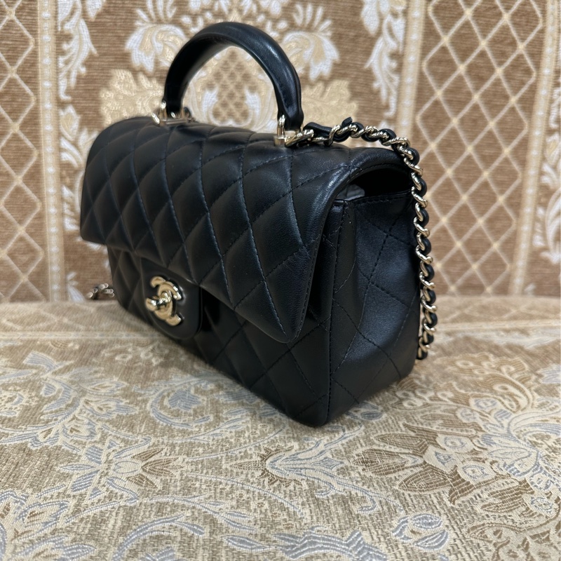 Chanel 黑羊皮菱格淡金釦CF20手提斜背包 AS2431-3