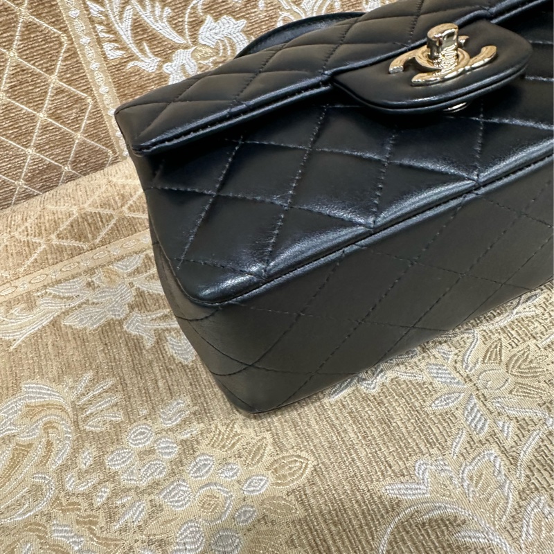 Chanel 黑羊皮菱格淡金釦CF20手提斜背包 AS2431-5