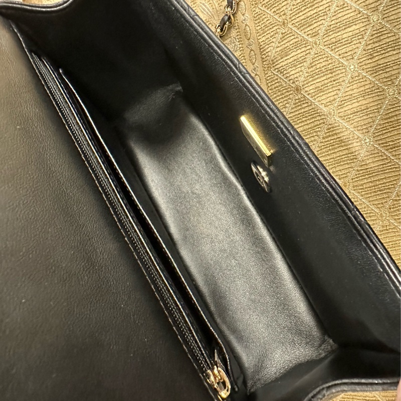 Chanel 黑羊皮菱格淡金釦CF20手提斜背包 AS2431-8