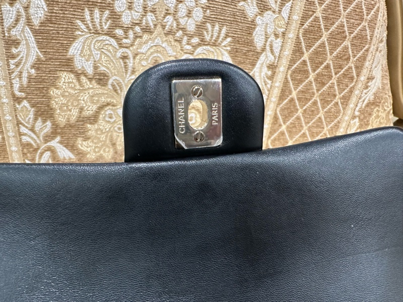 Chanel 黑羊皮菱格淡金釦CF20手提斜背包 AS2431-11