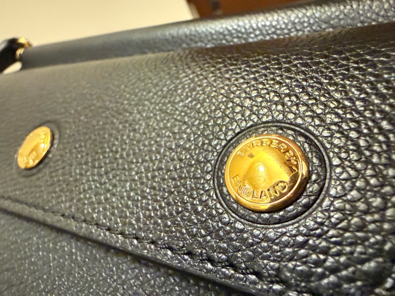 BURBERRY Baby Title Bag 牛皮製 全黑經典款-23