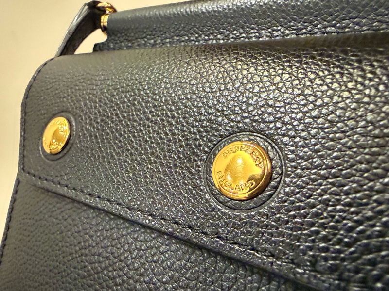 BURBERRY Baby Title Bag 牛皮製 全黑經典款-24