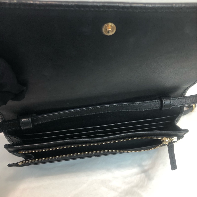 GUCCI 壓紋黑色牛皮細logo WOC XB724-14