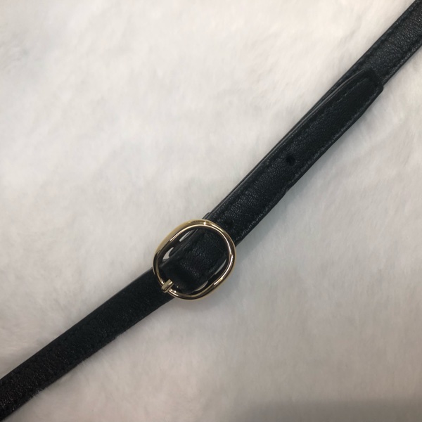 GUCCI 壓紋黑色牛皮細logo WOC XB724-21