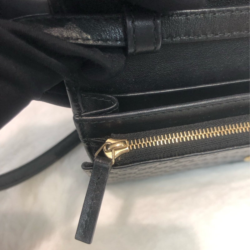 GUCCI 壓紋黑色牛皮細logo WOC XB724-30