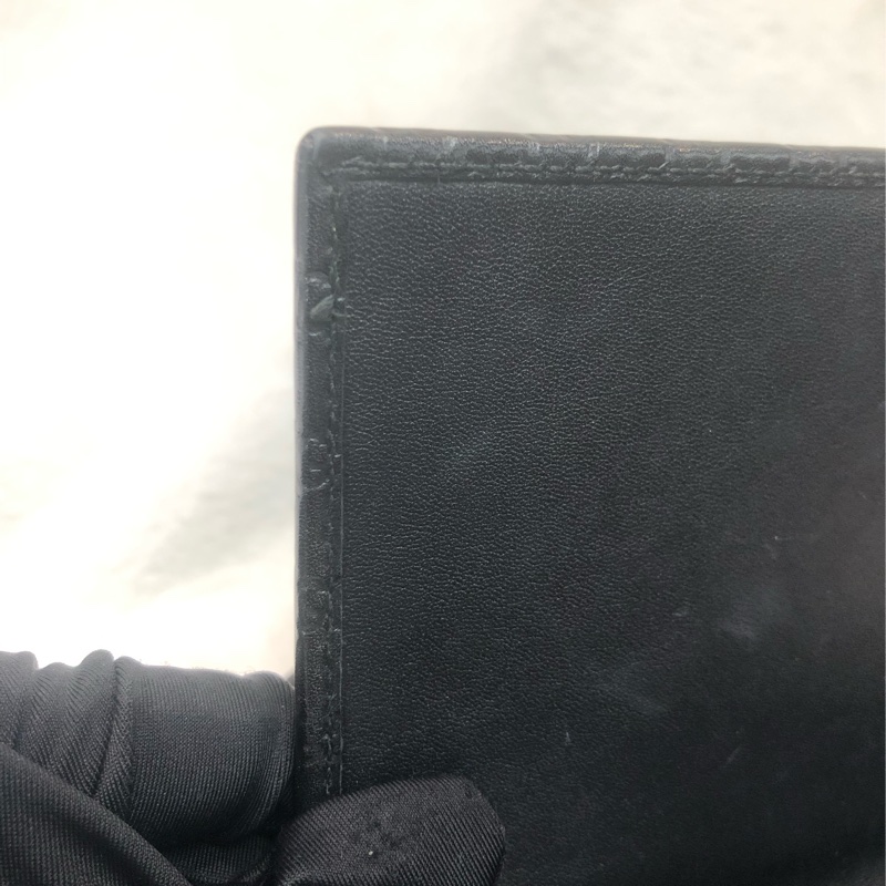 GUCCI 壓紋黑色牛皮細logo WOC XB724-37