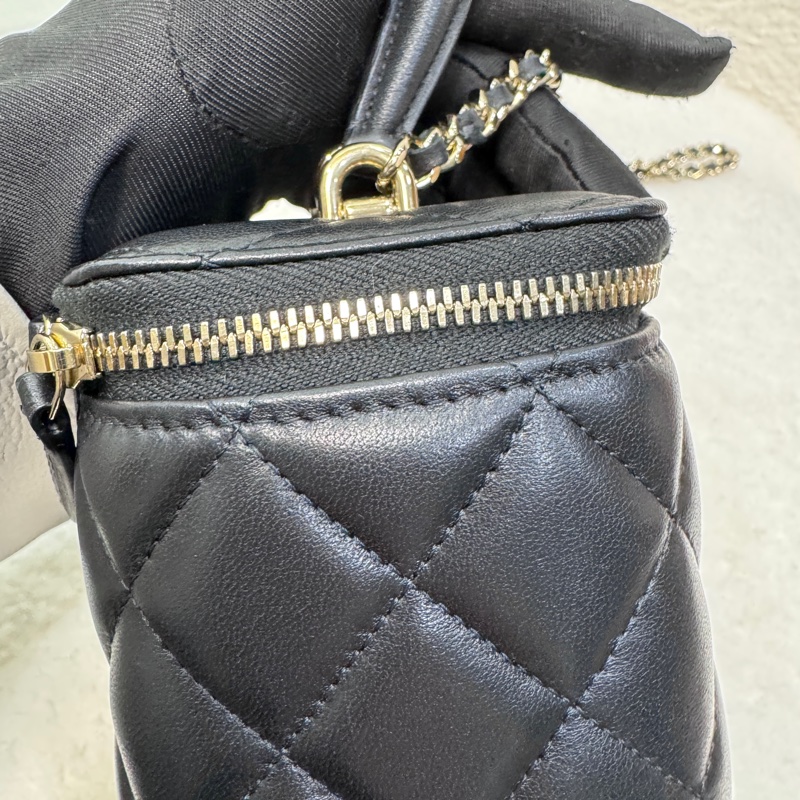 稀有提把款🥨香奈兒化妝盒Chanel黑金羊皮手提長盒子AP2199-20