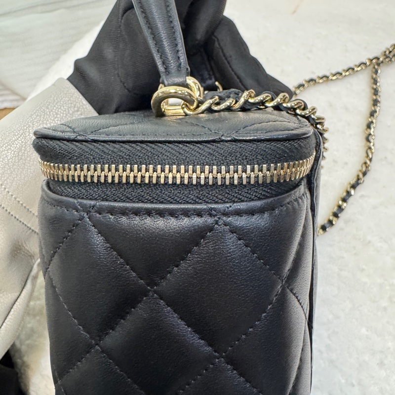 稀有提把款🥨香奈兒化妝盒Chanel黑金羊皮手提長盒子AP2199-22