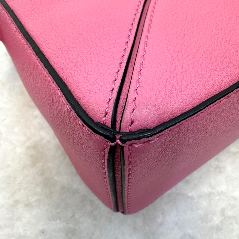 羅伊威Loewe 粉色牛皮mini puzzle幾何手提斜背包-25