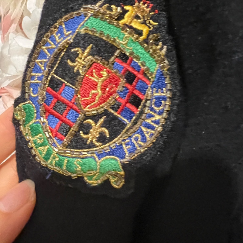 Chanel中古14個勛章外套40碼，勛章界的天花板，肩寬40胸圍94-8