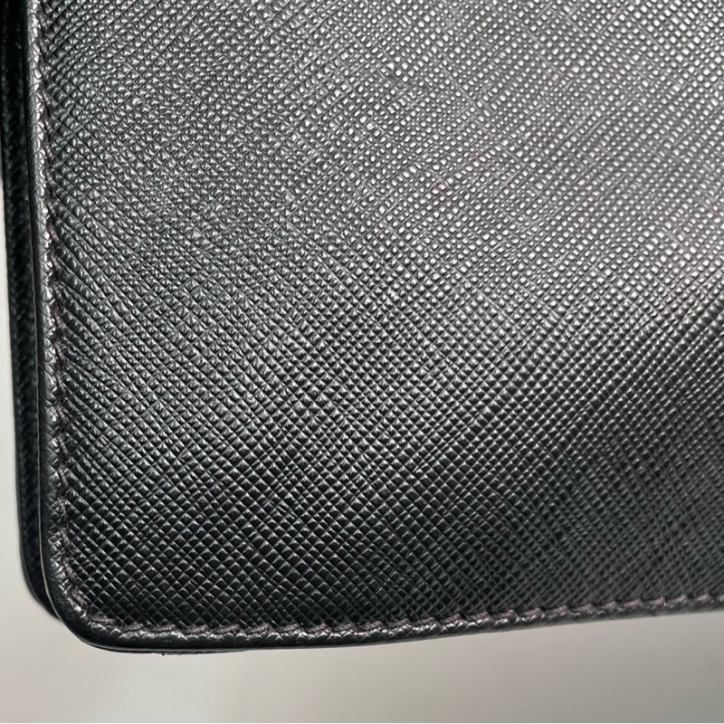 Prada普拉達 黑色十字紋牛皮手提公文包 尺寸40*28*7cm。-10