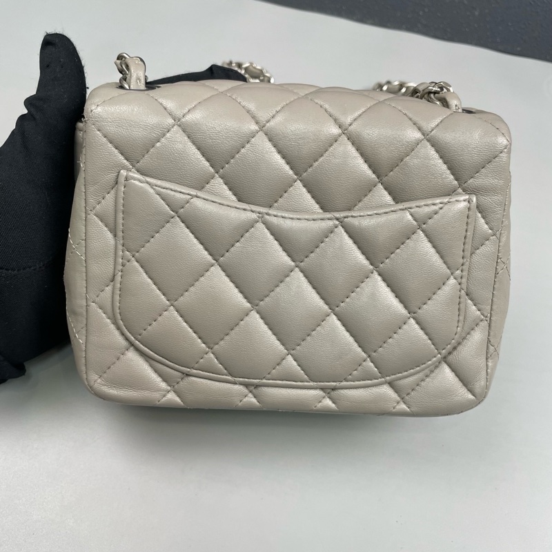 Chanel香奈兒 灰色全皮銀扣方胖子鏈條包 鐳射28開，.尺寸16.5*13*7cm-1