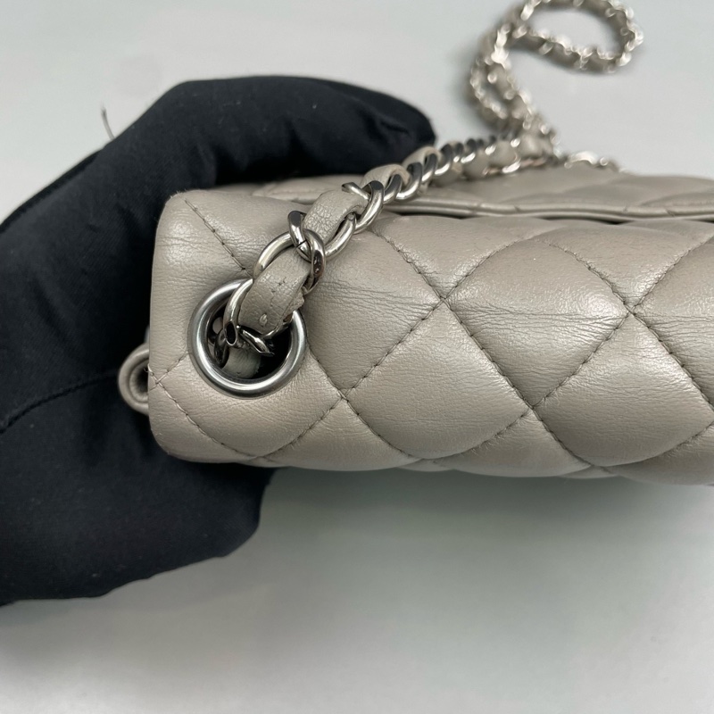 Chanel香奈兒 灰色全皮銀扣方胖子鏈條包 鐳射28開，.尺寸16.5*13*7cm-6