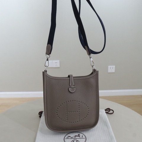 98新，愛馬仕 Evelyne mini 挎包，D刻，大象灰銀扣，尺寸17*19*5，配件防塵袋