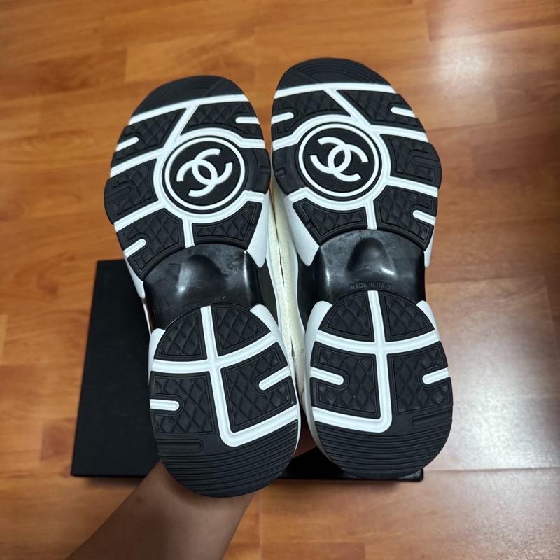 Chanel運動鞋香奈兒徽標黑白熊貓低幫跑步鞋 米白黑 37碼-9