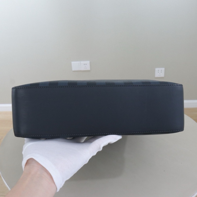 LouisVuitton Newport 男包，肩帶鎖鑰匙丟失，一個拉鍊頭非原配-2