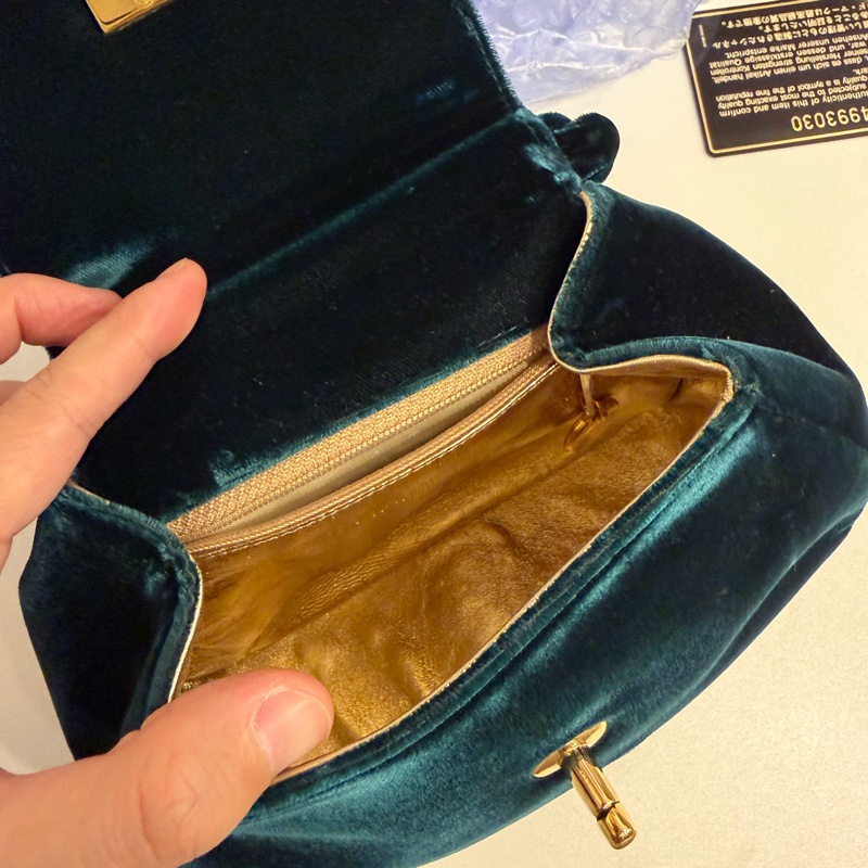 Chanel 收藏家款 綠色 絲絨 麻花元寶小手提 Kelly 罕有-9