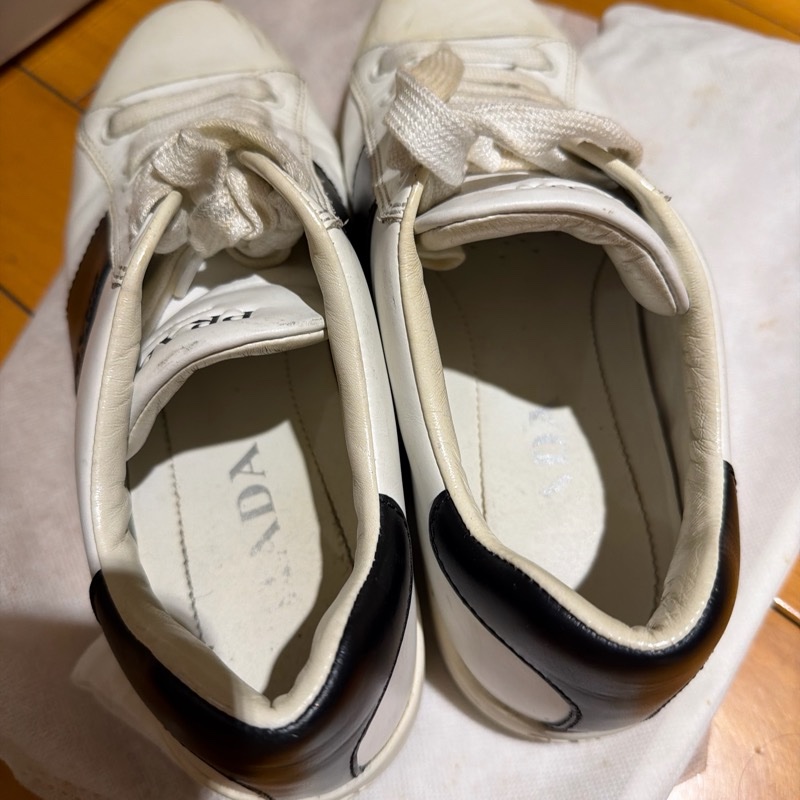 Prada 白色皮革休閒鞋｜小白鞋｜黑色條紋｜39｜男女可穿-2