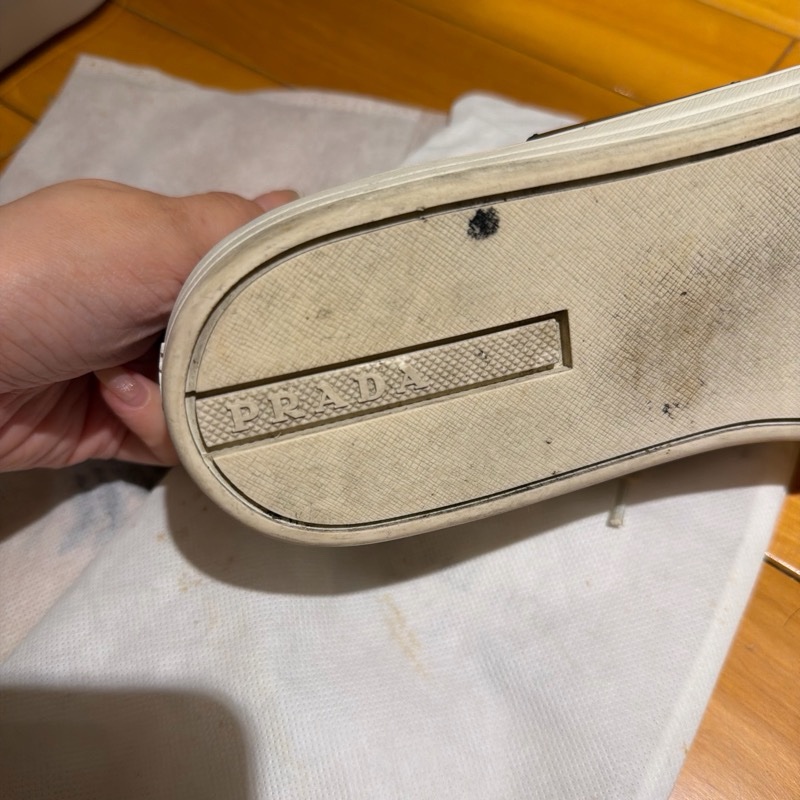 Prada 白色皮革休閒鞋｜小白鞋｜黑色條紋｜39｜男女可穿-3