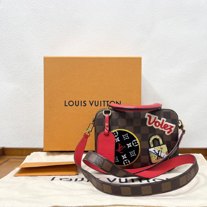 LV stories bo徽章貼布 粽棋盤格小箱子包19*14  98新配件塵袋盒子-1