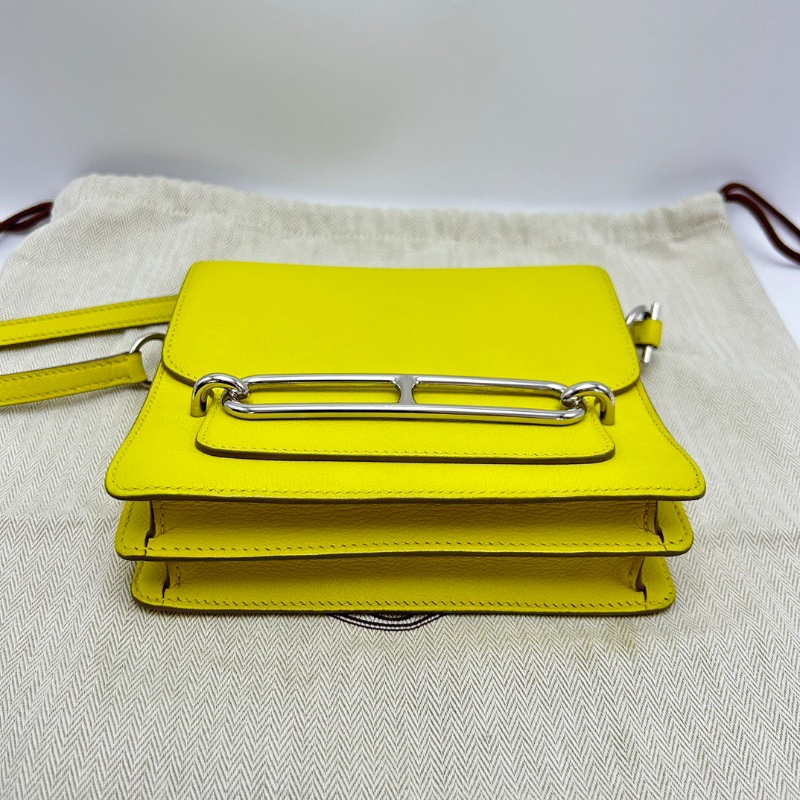 HERMES 19豬鼻子檸檬黃 銀扣肩背斜背包19*16*6 98新配件塵袋-4