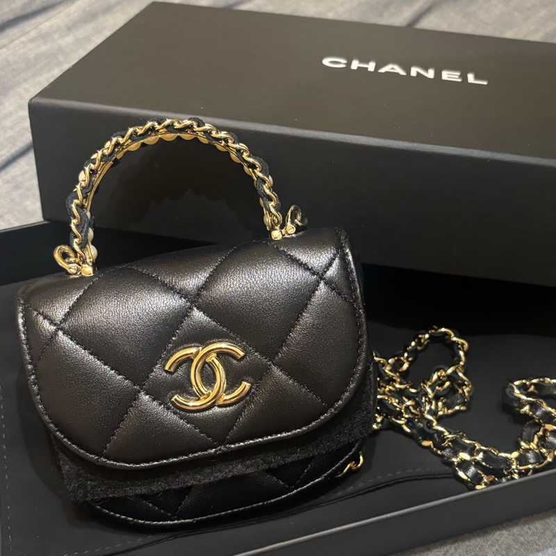 Chanel 珍珠皮穿鏈手柄斜背零錢包-0