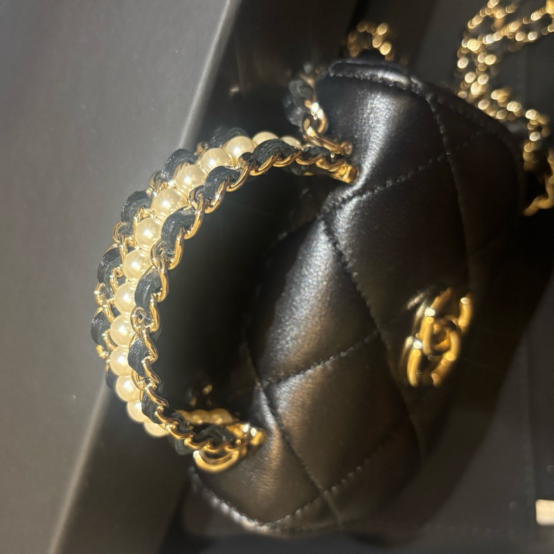 Chanel 珍珠皮穿鏈手柄斜背零錢包-2