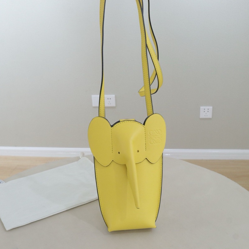 99新，LOEWE 大象手機包 尺寸20*10，配件塵袋-0