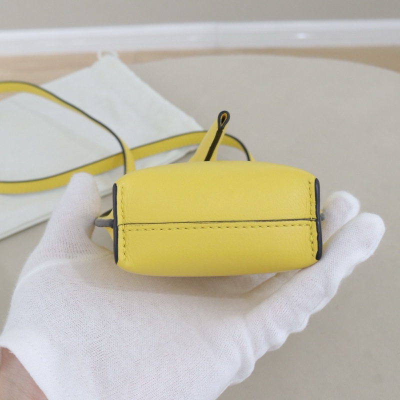 99新，LOEWE 大象手機包 尺寸20*10，配件塵袋-2