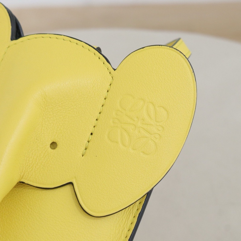 99新，LOEWE 大象手機包 尺寸20*10，配件塵袋-10