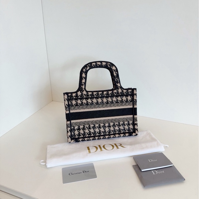 Dior迪奧 限量千鳥格紋刺繡mini Tote 橫版手提小琴譜-1