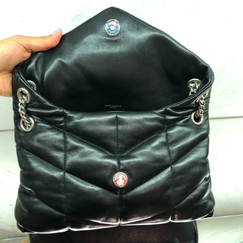 ✨2026季度全新✨Saint Laurent 577476 YSL 小款 小羊皮 Loulou Puffer 包 黑色/銀鍊-5