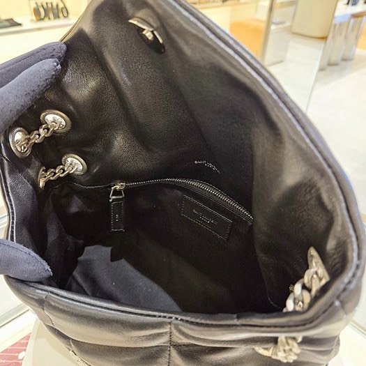 ✨2026季度全新✨Saint Laurent 577476 YSL 小款 小羊皮 Loulou Puffer 包 黑色/銀鍊-23