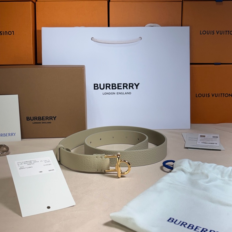 ‼️全台最甜 🎁全新盒裝 2024新款 Burberry 巴寶莉 大b窄皮帶（原價16500）-1