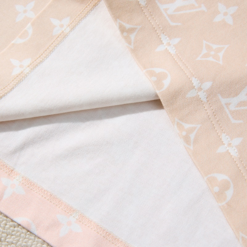 ❤️LV 滿印Logo T恤-4