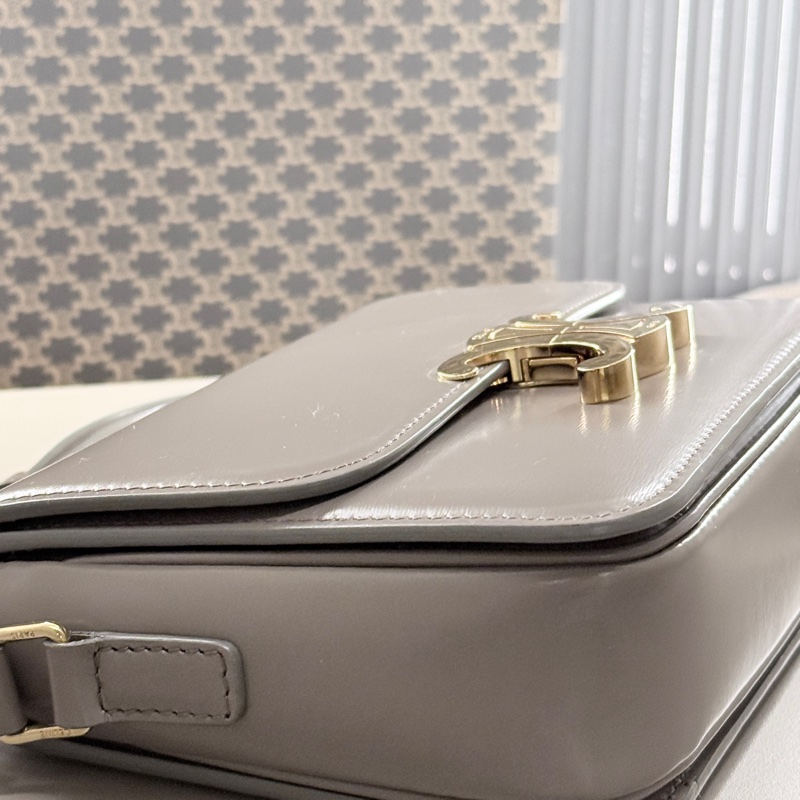 CELINE Classique Triomphe 亮面小牛皮凱旋門包 (中號)-13