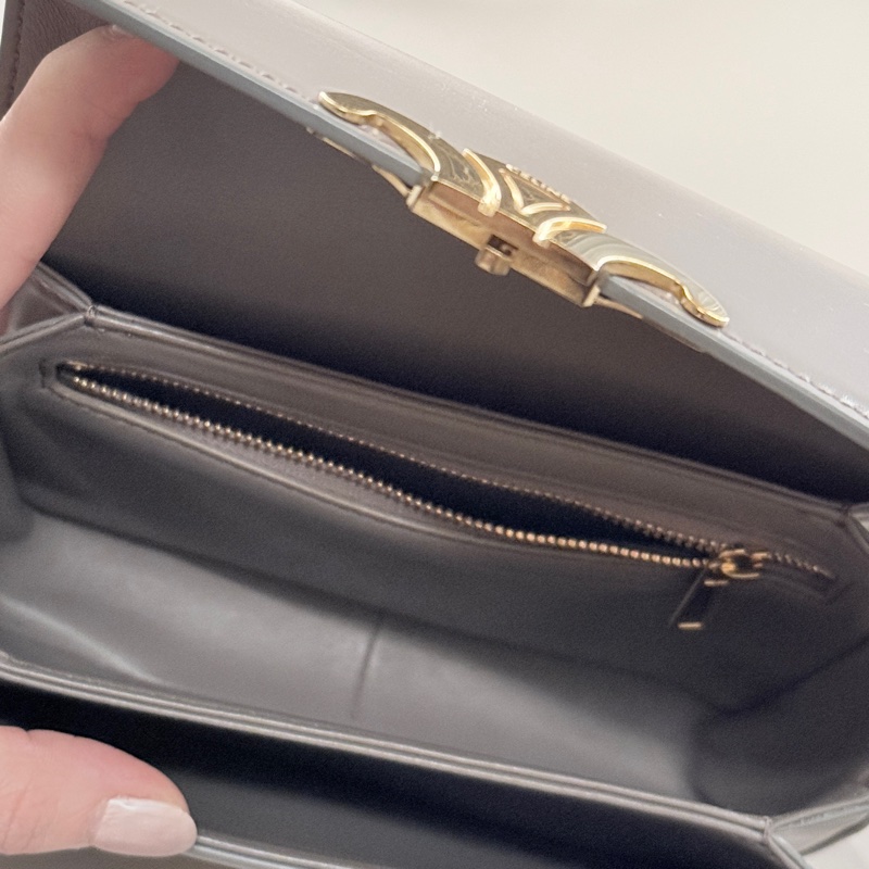 CELINE Classique Triomphe 亮面小牛皮凱旋門包 (中號)-16