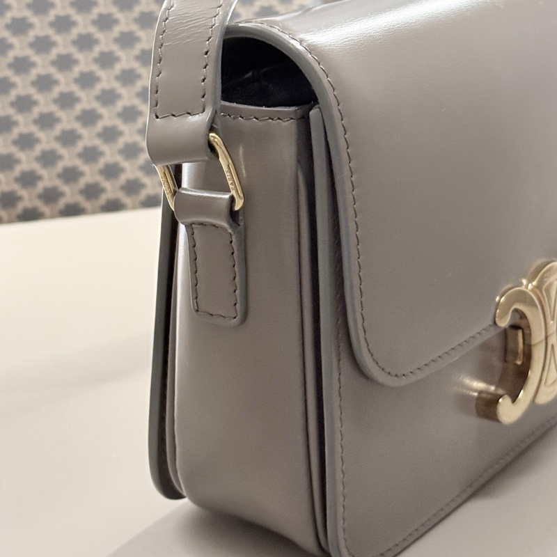CELINE Classique Triomphe 亮面小牛皮凱旋門包 (中號)-6