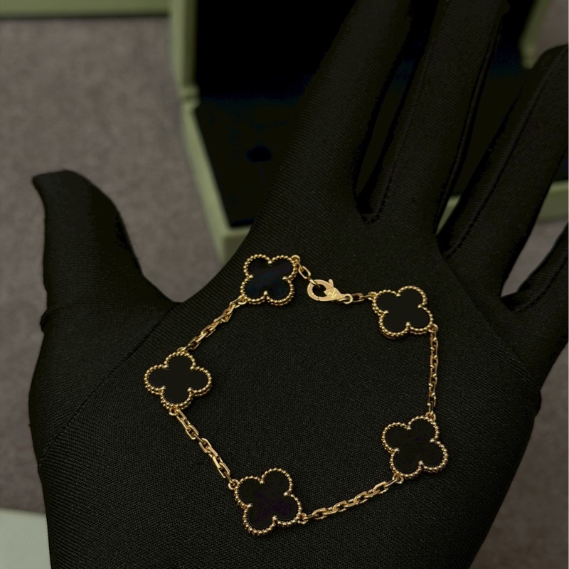 VCA黑色五花手鍊-4