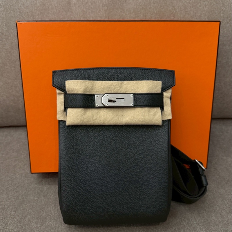 愛馬仕Kelly黑銀胸包-0