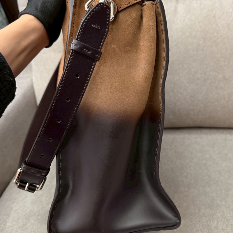 FENDI爆款peekaboo-1