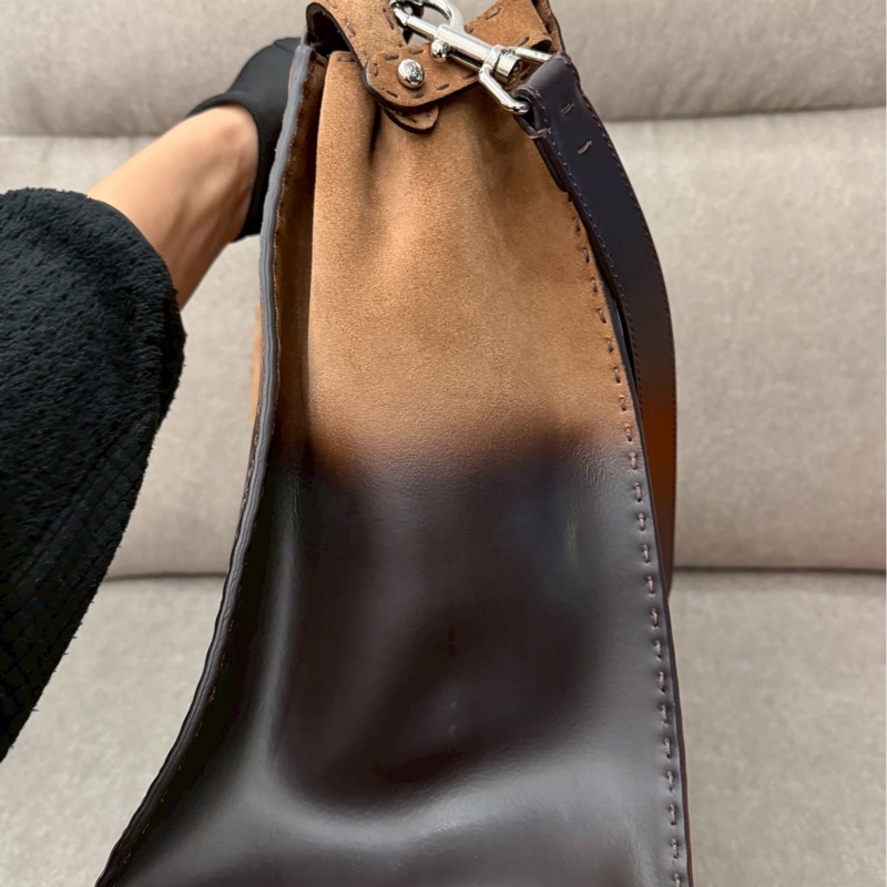 FENDI爆款peekaboo-2