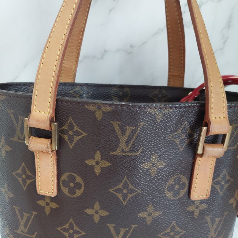 LV Vivian 🌈實品拍照🌈 薇薇安M51172(9成新)小號 菜籃子 手提包 單肩包-49