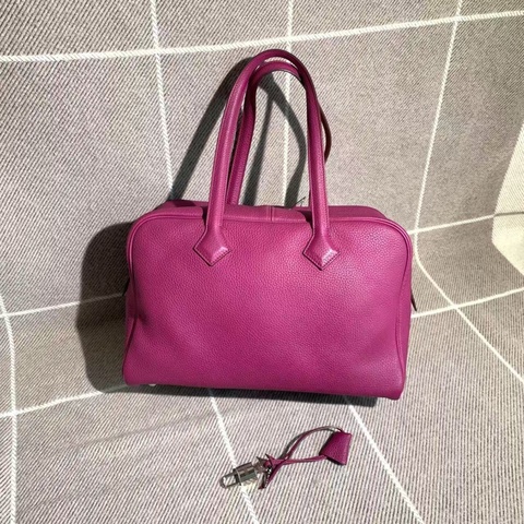 二手Hermes愛馬仕維多利亞海葵紫尺寸，35*23cm R刻，邊角有磨損，內里有泛黃