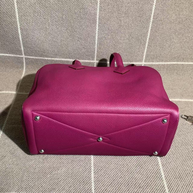 二手Hermes愛馬仕維多利亞海葵紫尺寸，35*23cm R刻，邊角有磨損，內里有泛黃-2