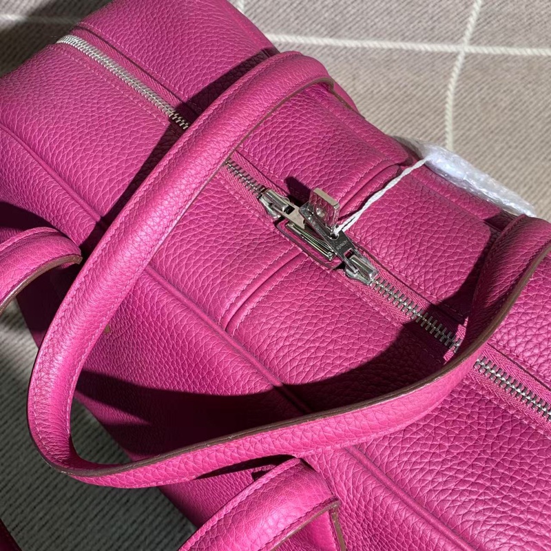 二手Hermes愛馬仕維多利亞海葵紫尺寸，35*23cm R刻，邊角有磨損，內里有泛黃-11