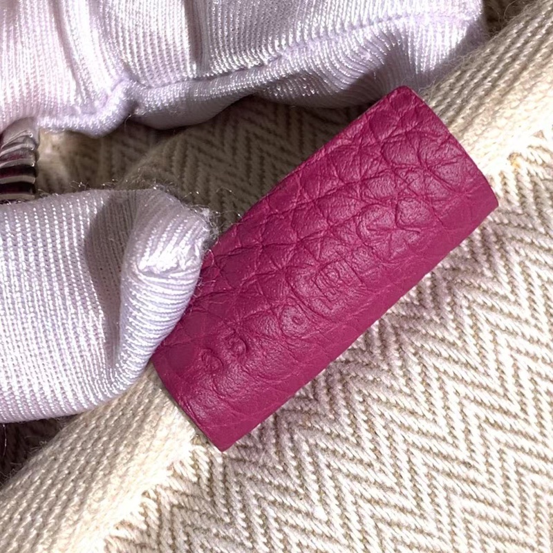 二手Hermes愛馬仕維多利亞海葵紫尺寸，35*23cm R刻，邊角有磨損，內里有泛黃-12